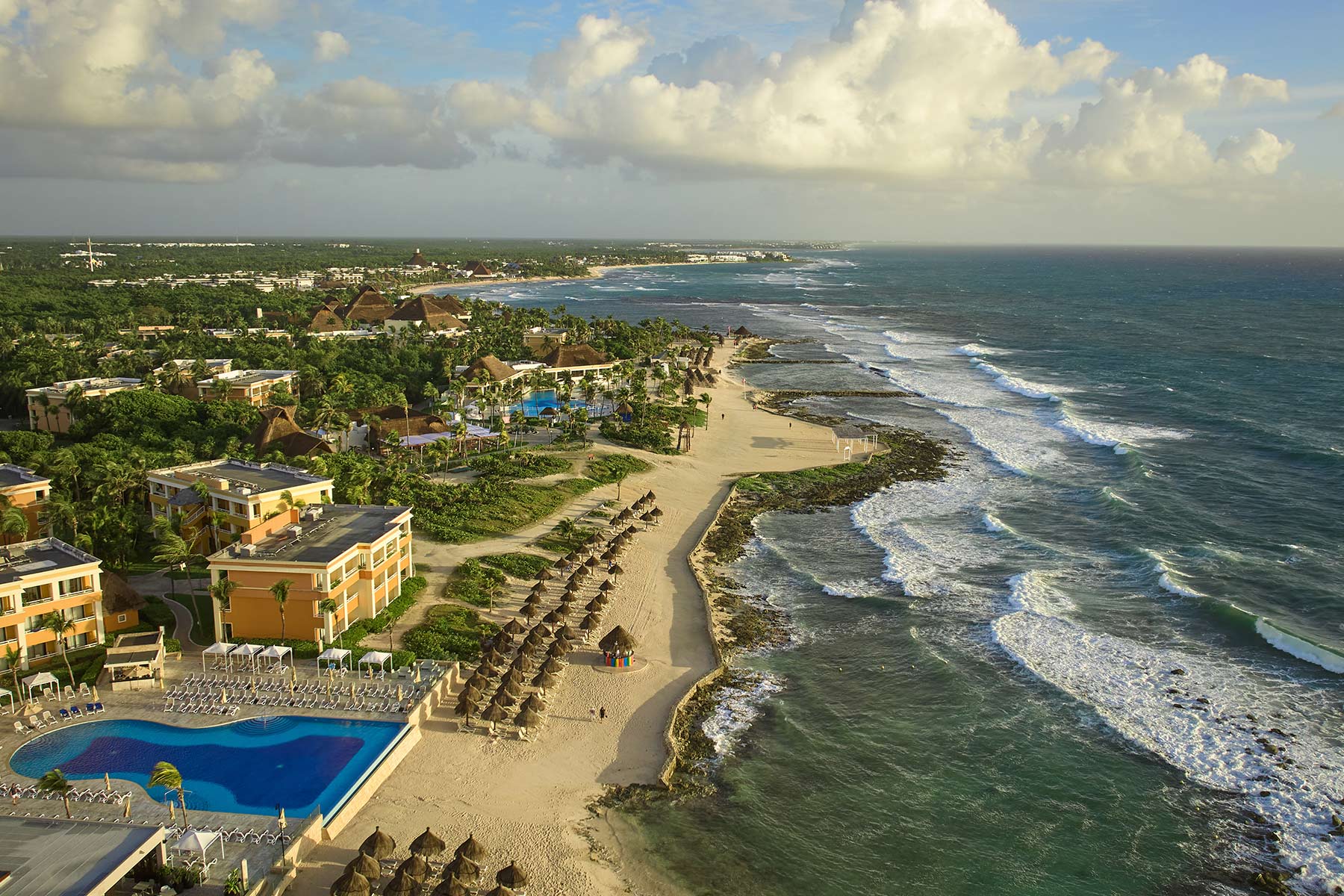 Vacation at the Luxury Akumal Hotel in Riviera Maya