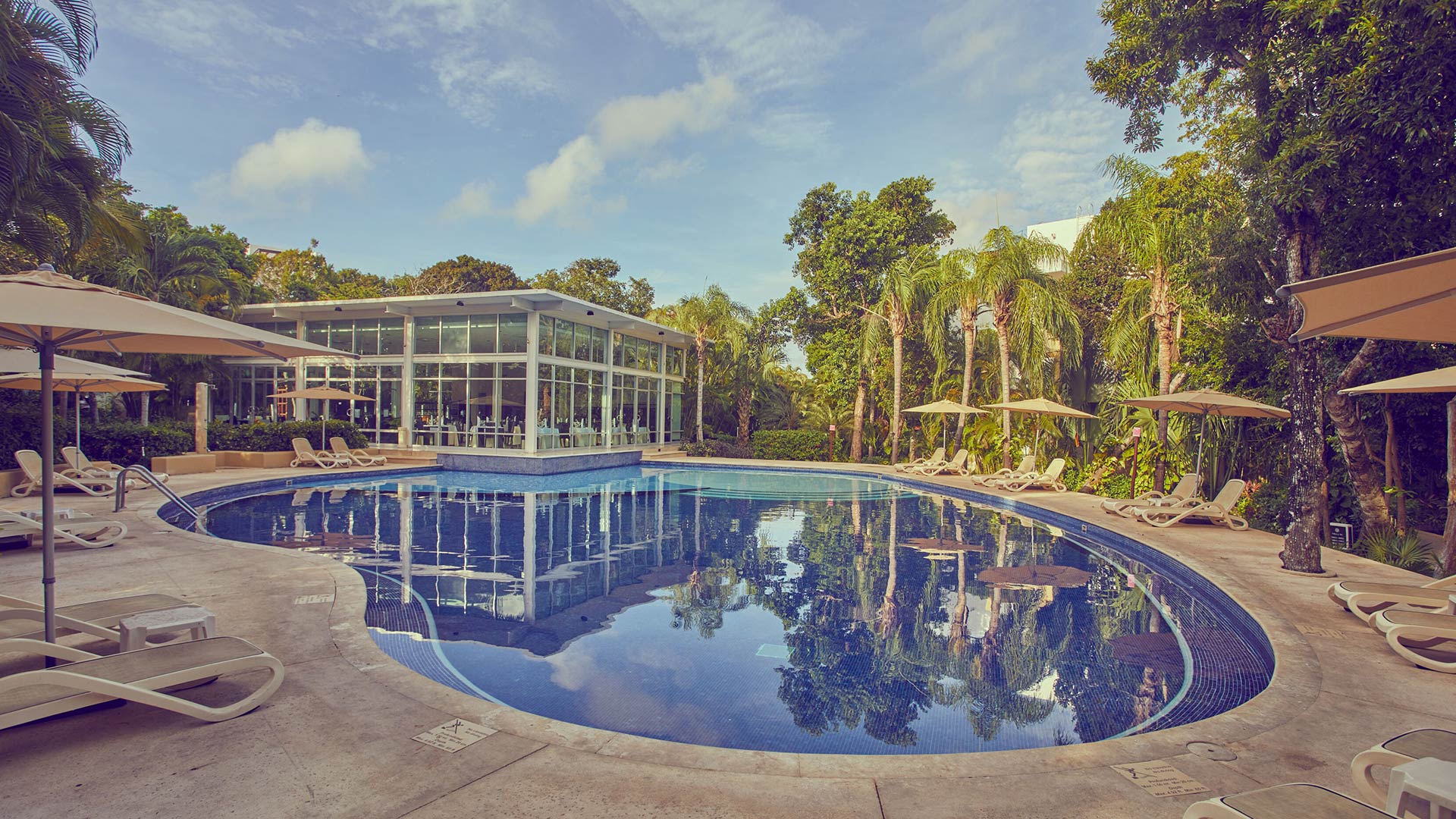 Holidays at the Luxury Hotel Sian Ka