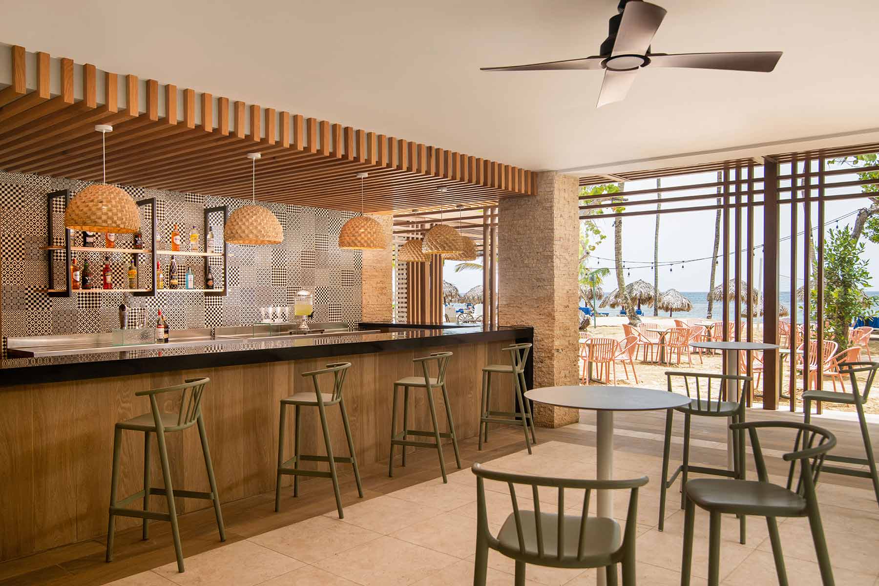 Main dining image Grand Bahia Principe El Portillo 4