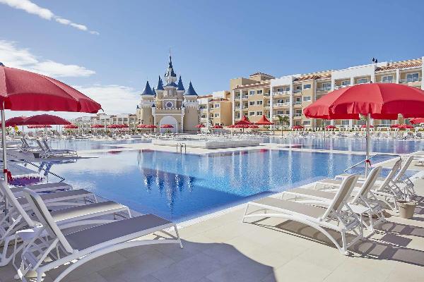 Pool at Fantasia Bahia Principe Tenerife 1